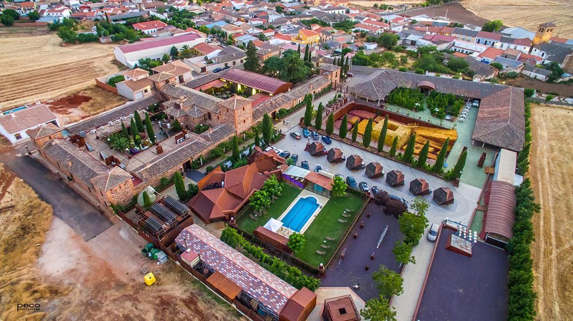Hotel Boutique Palacio De La Serna Ballesteros De Calatrava Bagian luar foto
