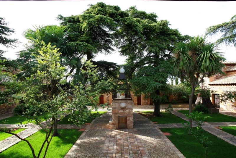 Hotel Boutique Palacio De La Serna Ballesteros De Calatrava Bagian luar foto